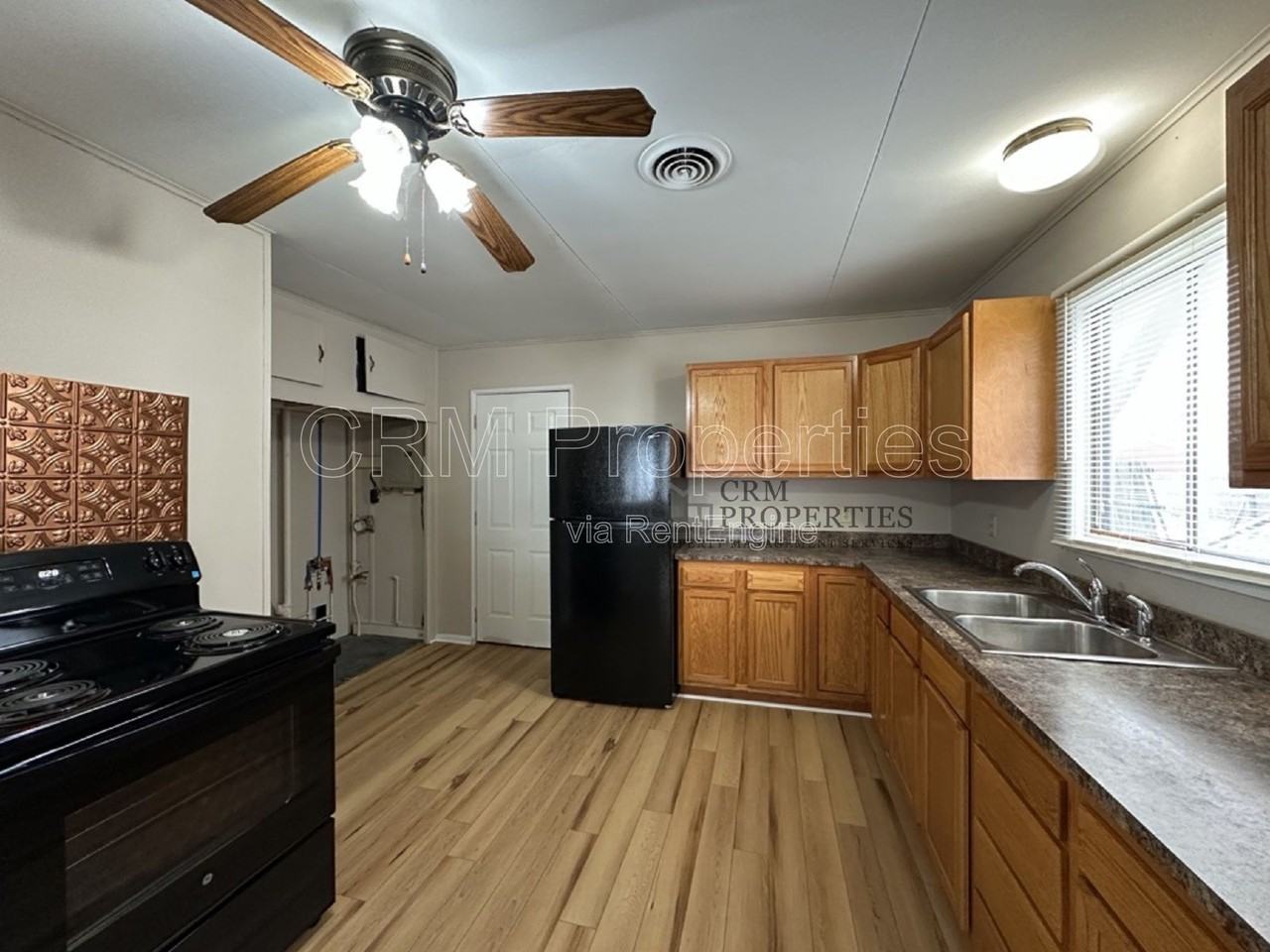 1020 E Fischer St - Photo 7 of 24