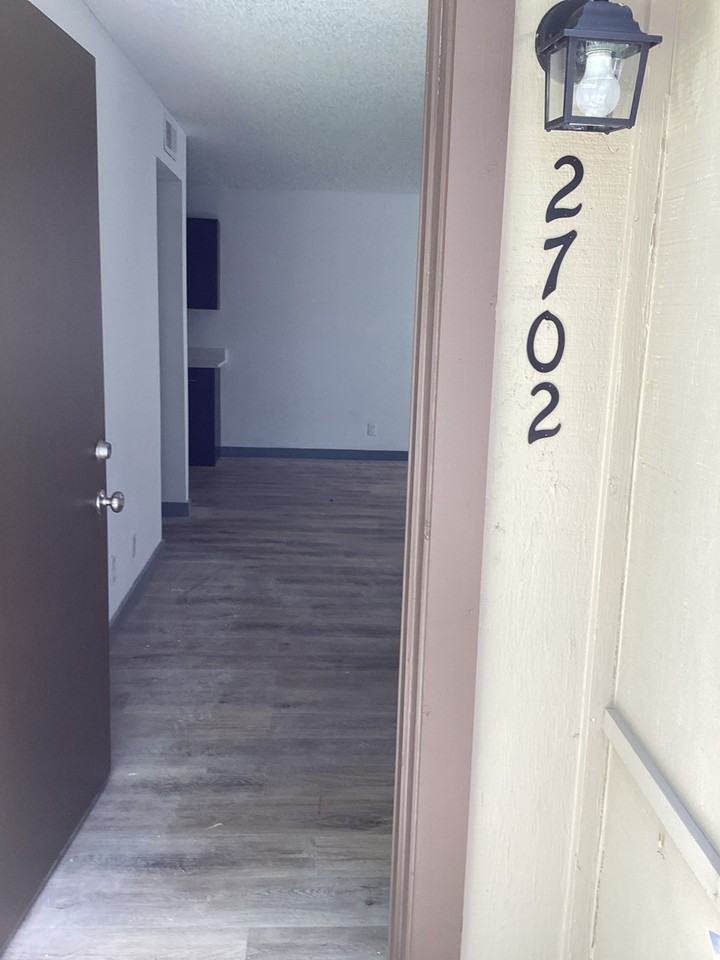 6617 S Zunis Ave #2702 - Photo 2 of 3