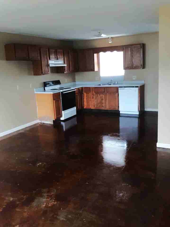 321 Michael St - Photo 2 of 9