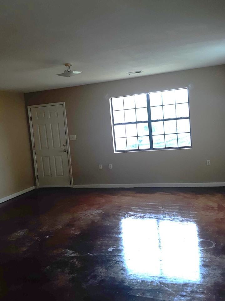 321 Michael St - Photo 6 of 9