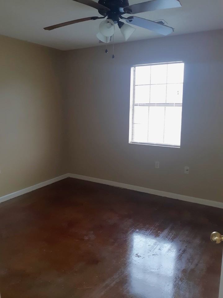 321 Michael St - Photo 7 of 9