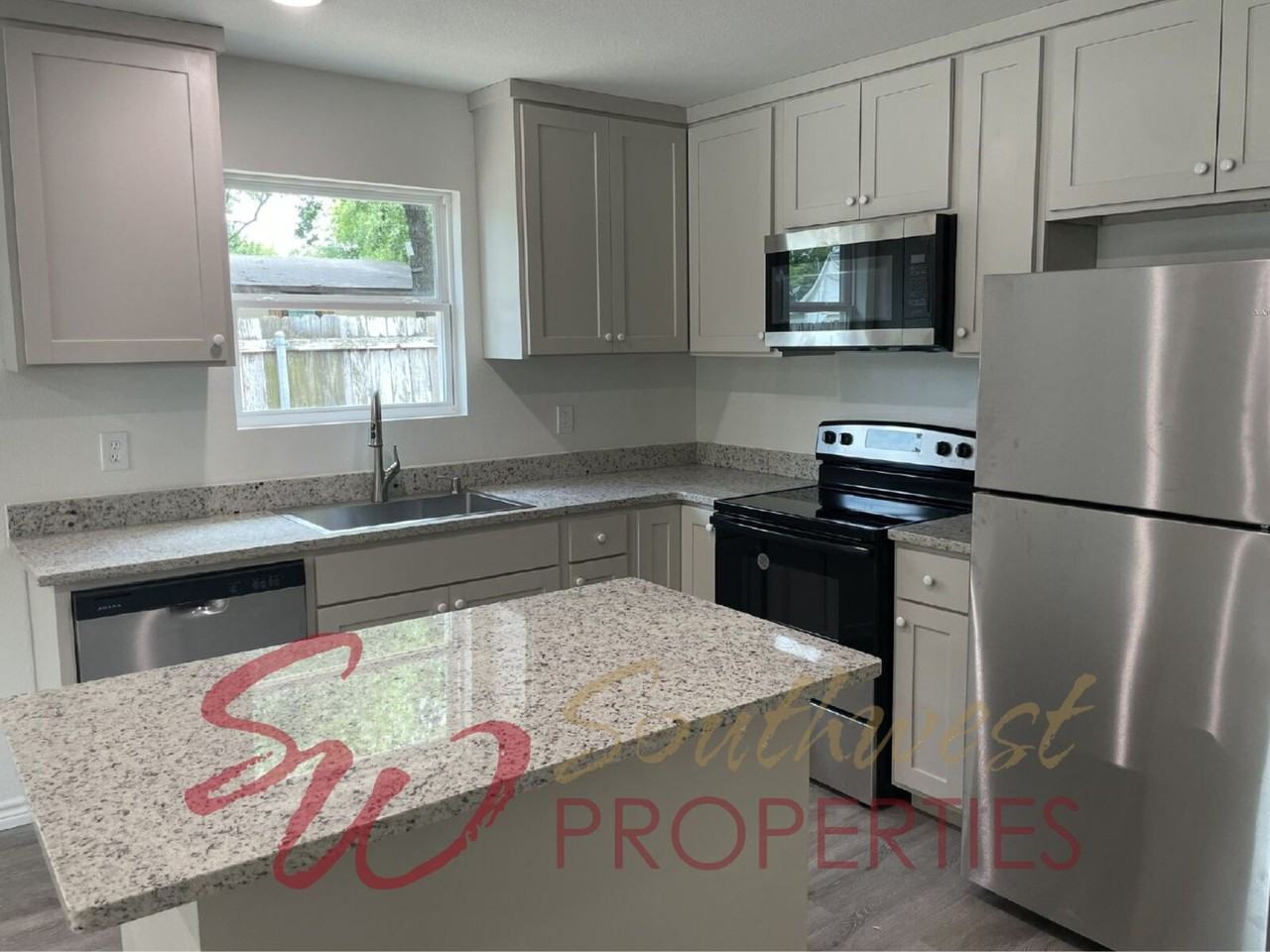 1392 N Paddock St - Photo 4 of 19