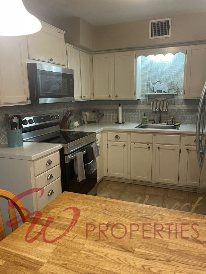 521 N Lydia St - Photo 2 of 19