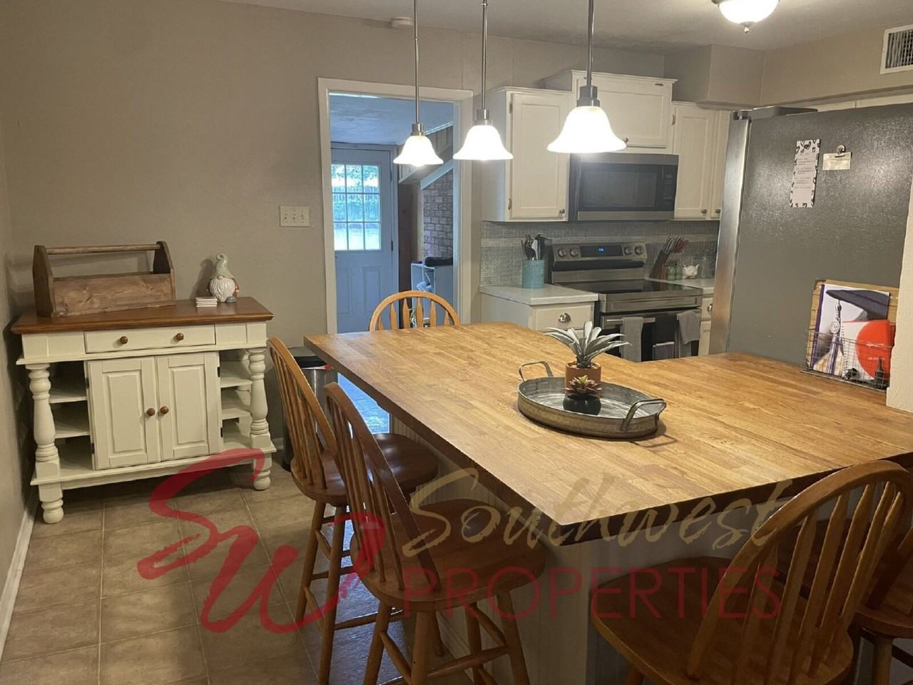 521 N Lydia St - Photo 4 of 19