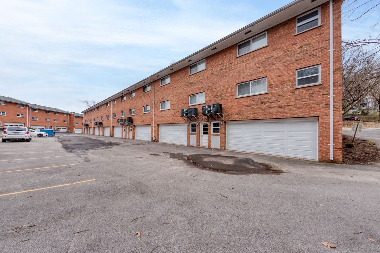 929 Brookside Ave #C - Photo 4 of 14