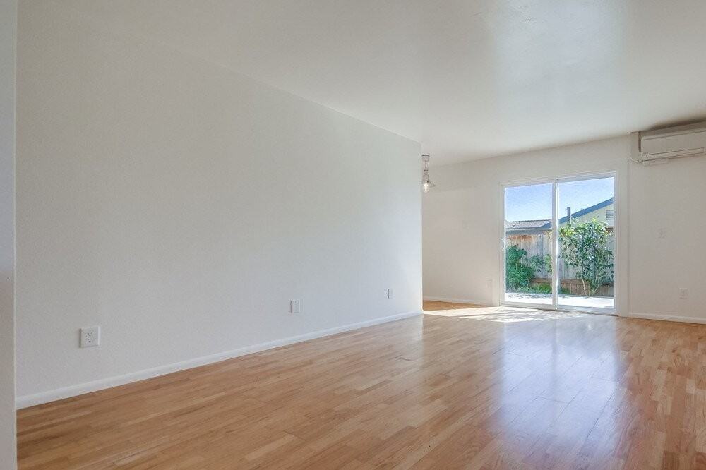 10248 Princess Sarit Way - Photo 3 of 46