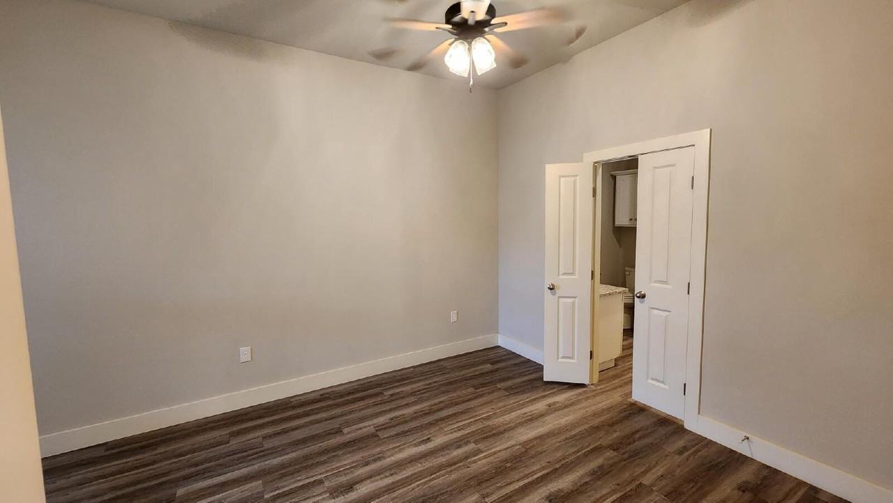 2540 138th St - Photo 7 of 20