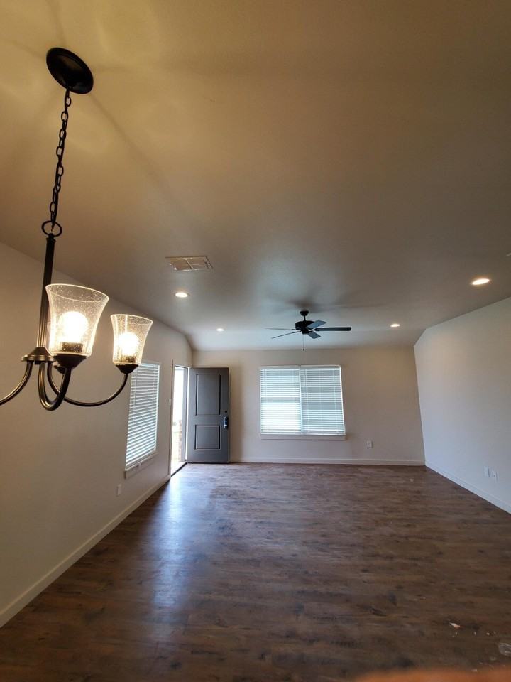 5527 121st St - Photo 2 of 13