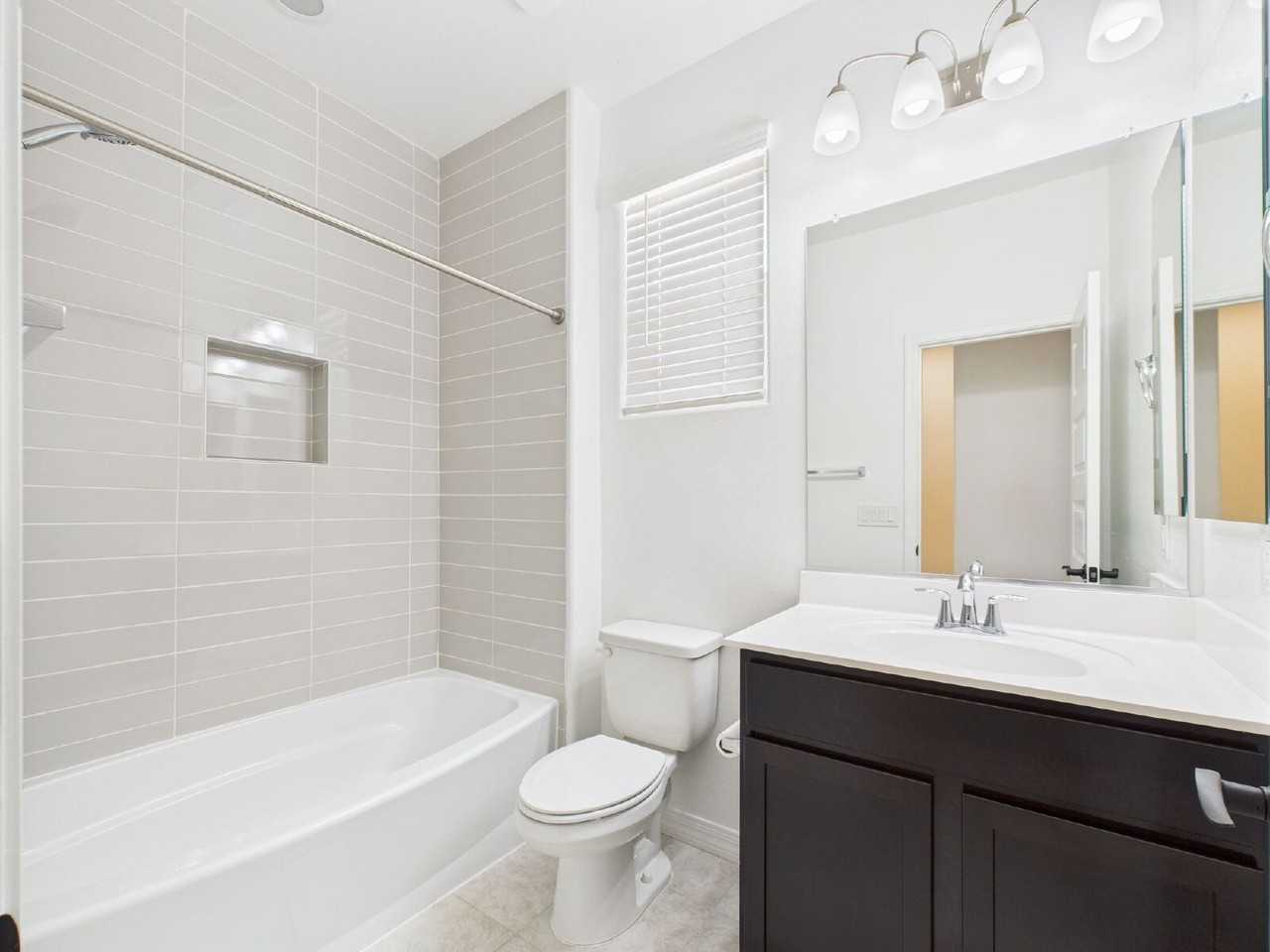 16442 W Gary Way - Photo 7 of 37