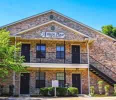 featured image of 713 W Mulberry St