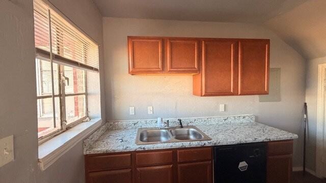 1931 Ne 25th St #10 - Photo 5 of 12