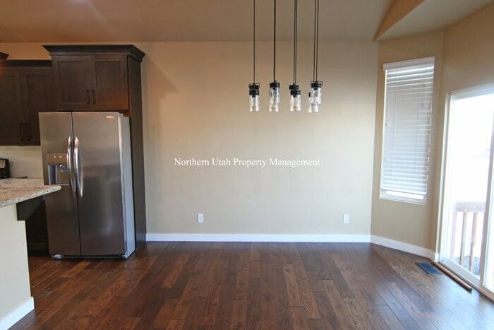 2420 Field Stone Way - Photo 4 of 25