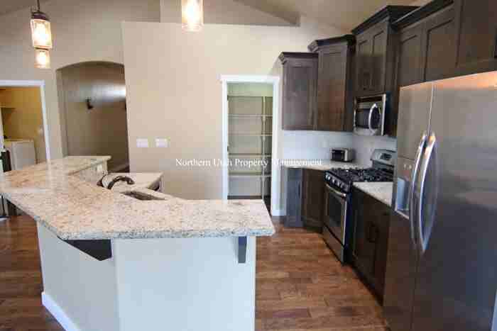 2420 Field Stone Way - Photo 5 of 25