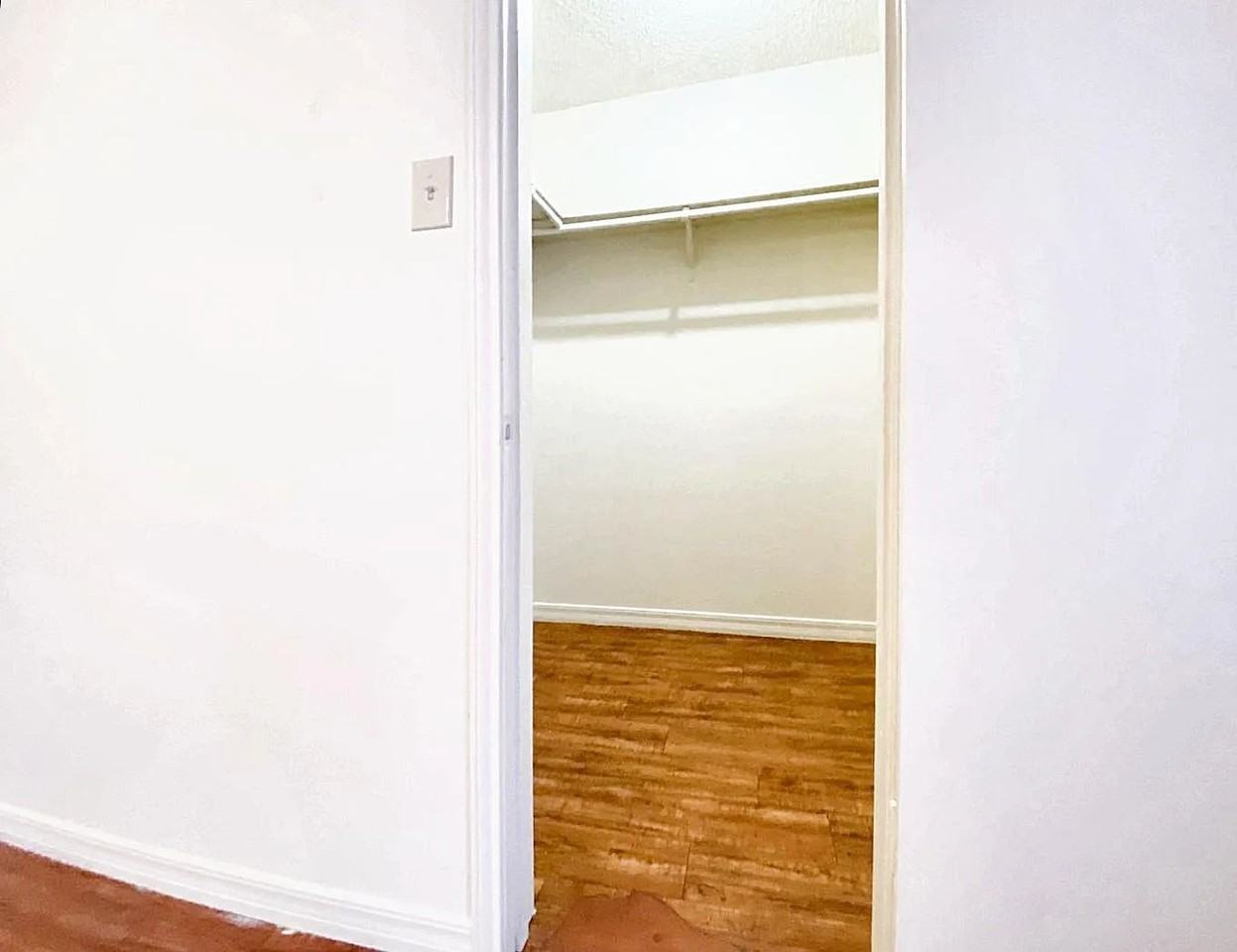 111 Hughson Ct - Photo 2 of 22