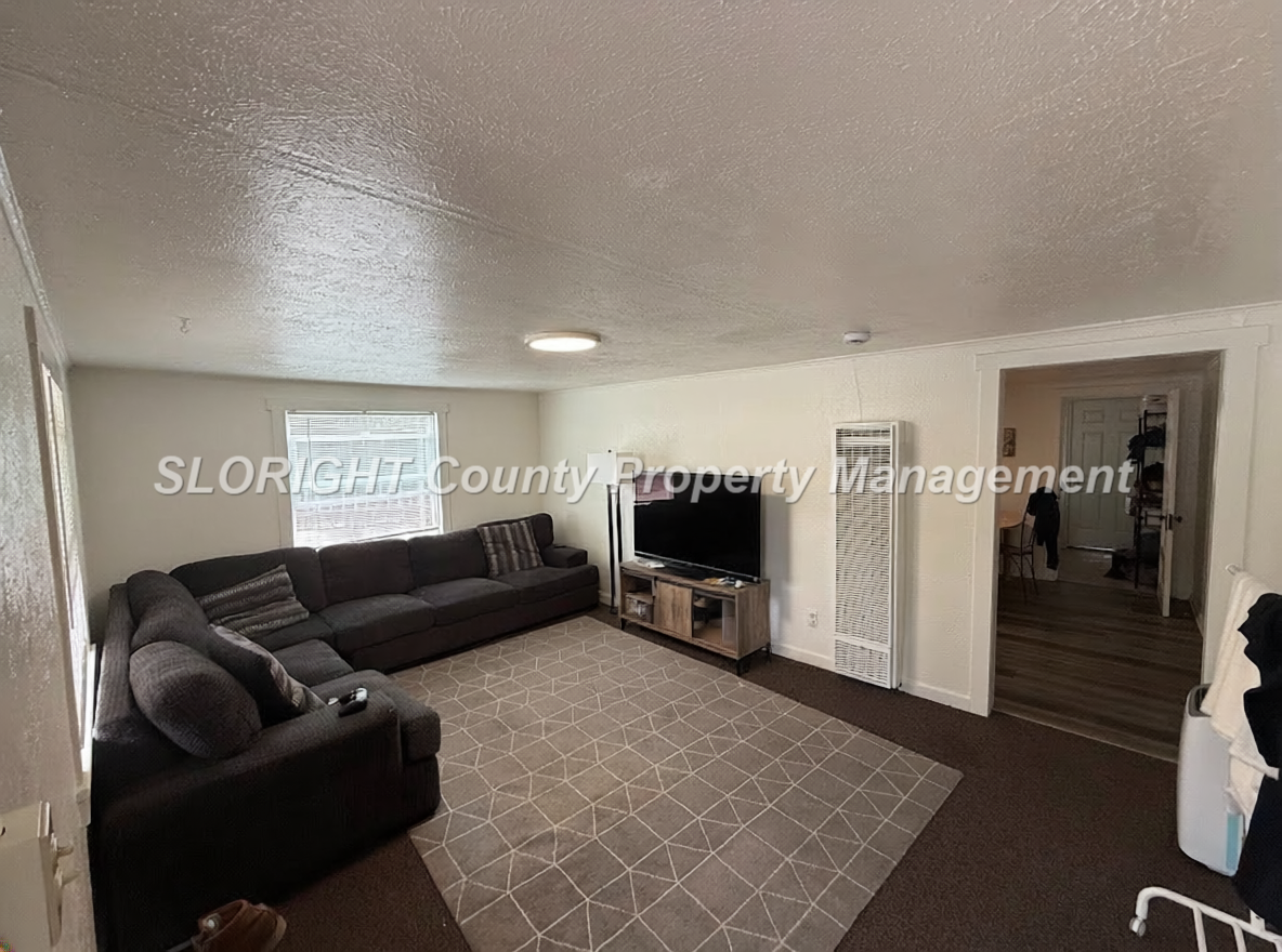 1243 Bond St - Photo 4 of 14