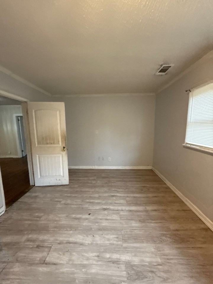 719 Craft Rd - Photo 7 of 17