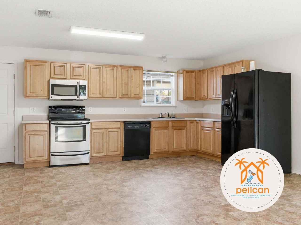 1716 N S St - Photo 2 of 23