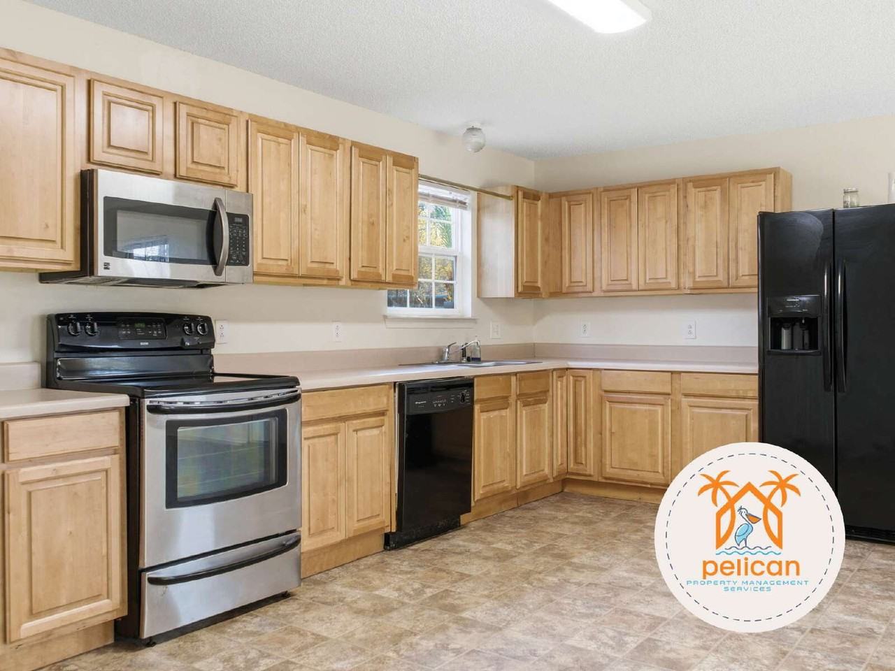 1716 N S St - Photo 5 of 23