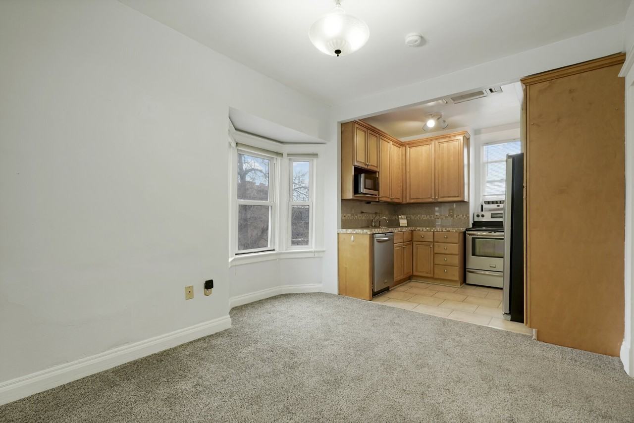 228 N Pearl St #2 - Photo 2 of 14