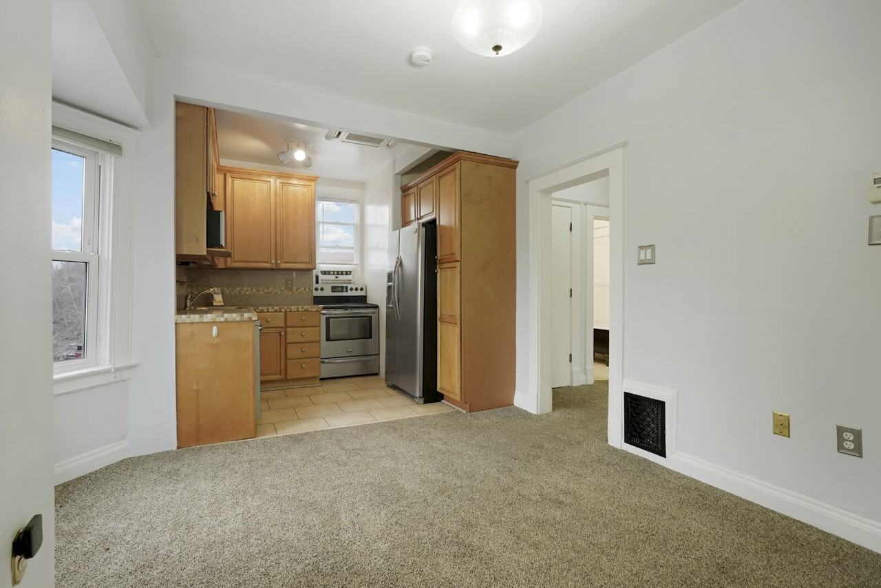 228 N Pearl St #2 - Photo 3 of 14