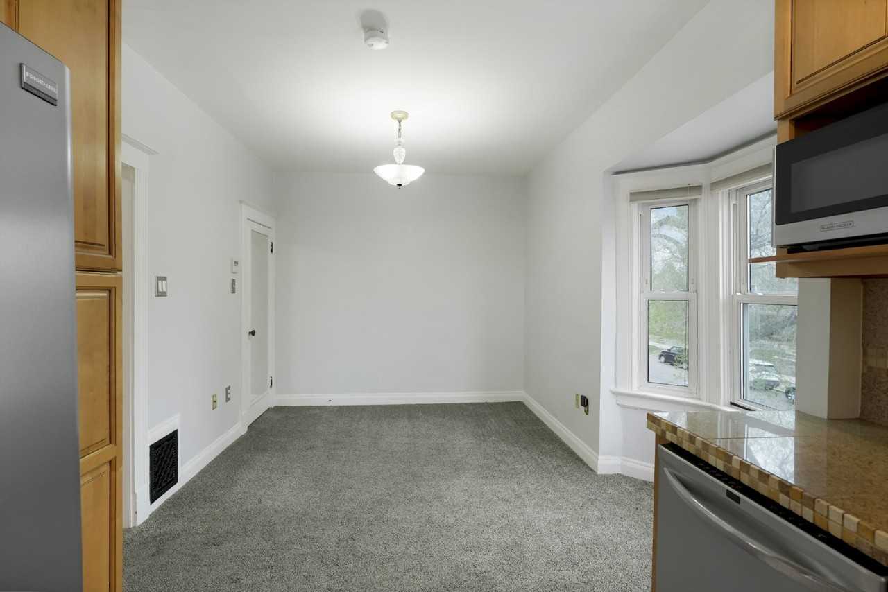 228 N Pearl St #2 - Photo 5 of 14