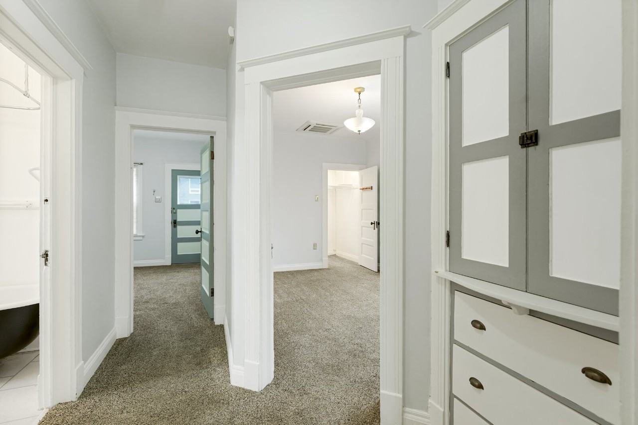 228 N Pearl St #2 - Photo 6 of 14