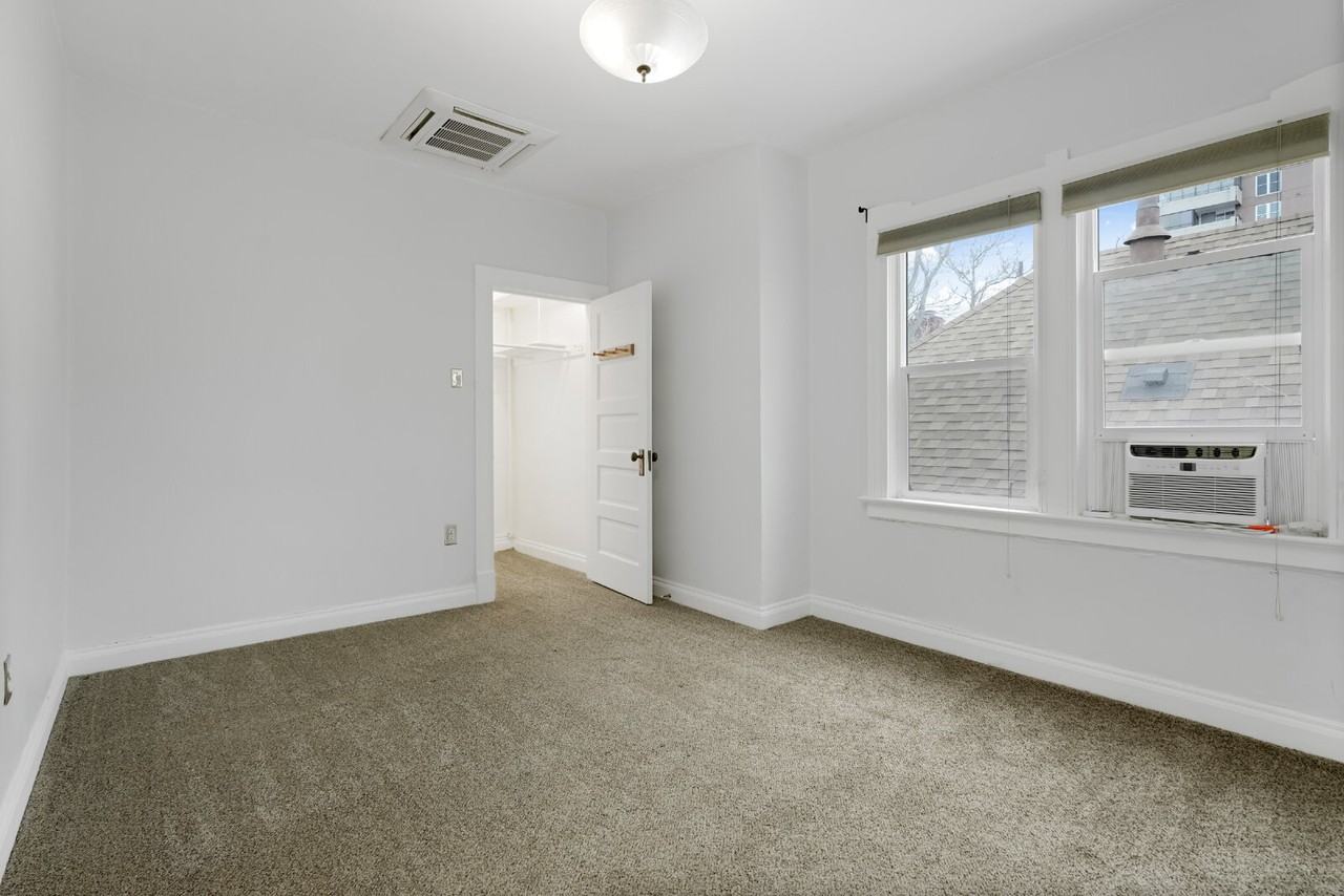 228 N Pearl St #2 - Photo 7 of 14