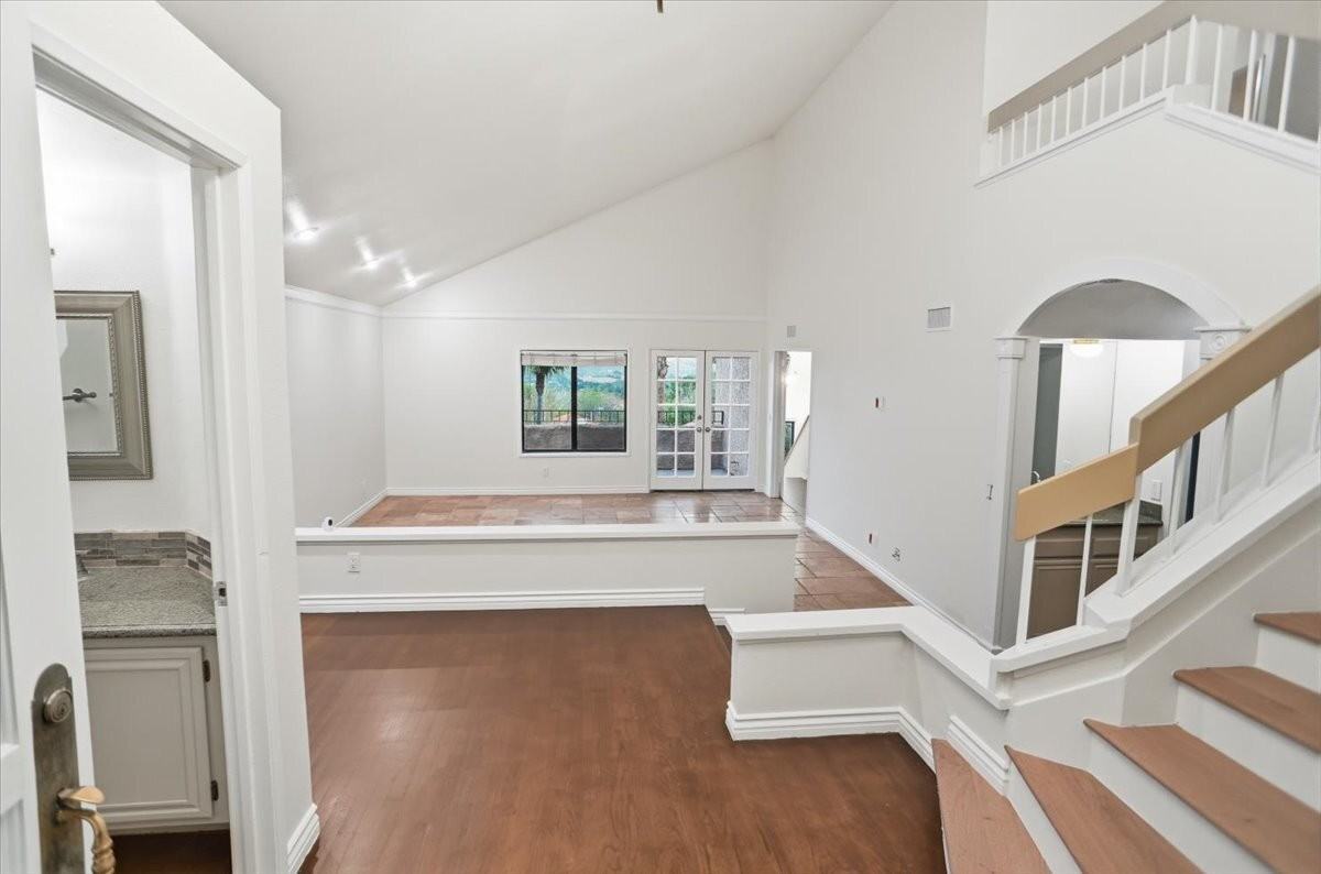 24124 Mentry Dr - Photo 3 of 31