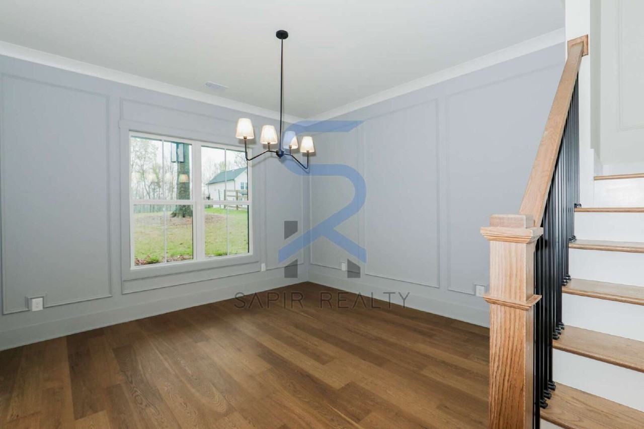 3374 Lee Dr - Photo 3 of 19