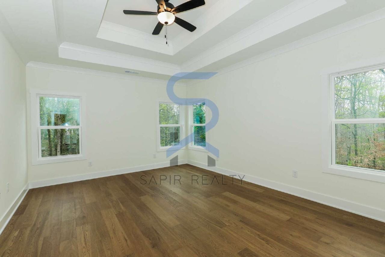 3374 Lee Dr - Photo 7 of 19