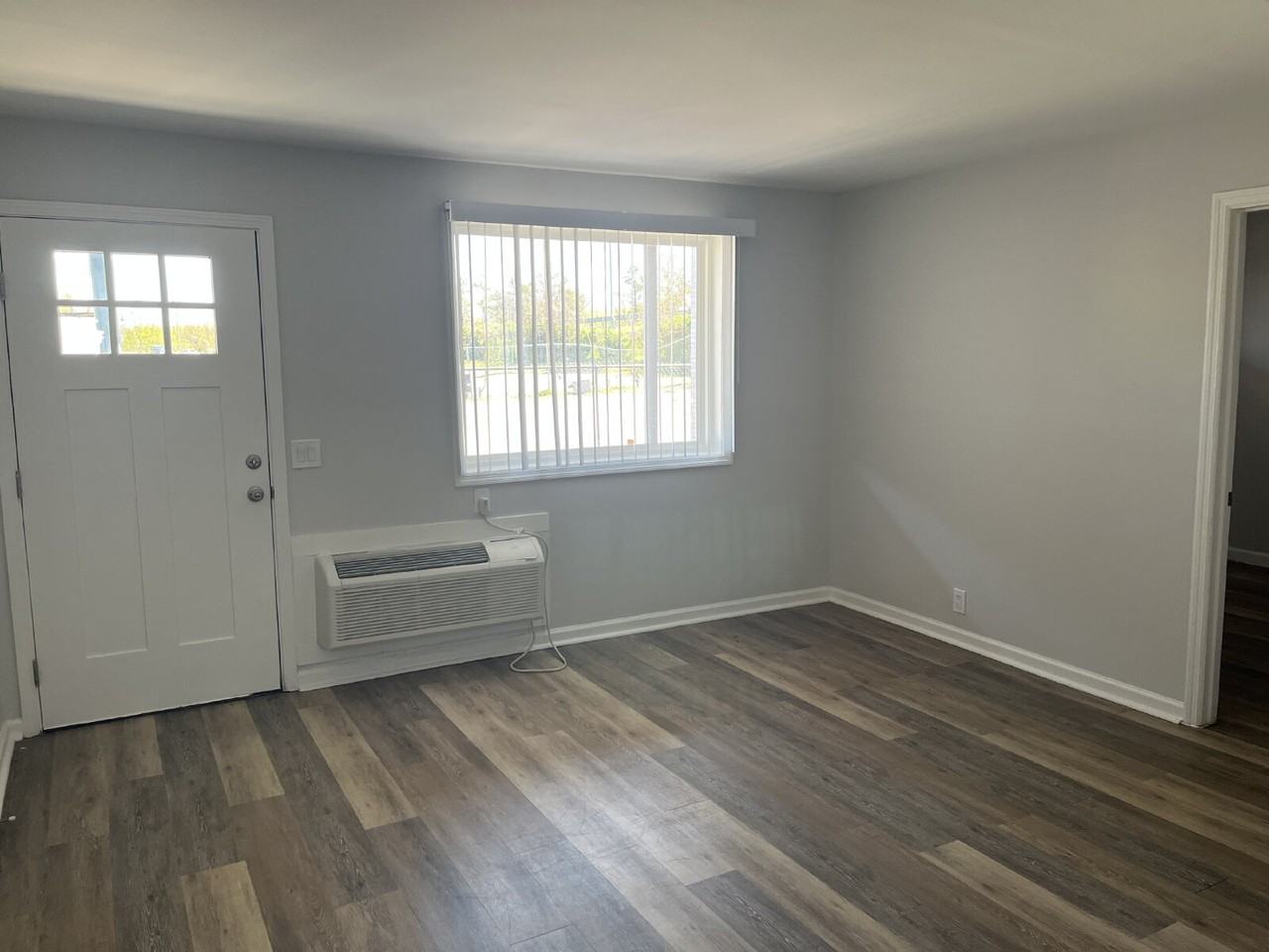 2607 Jefferson St Apt 4 - Photo 4 of 15