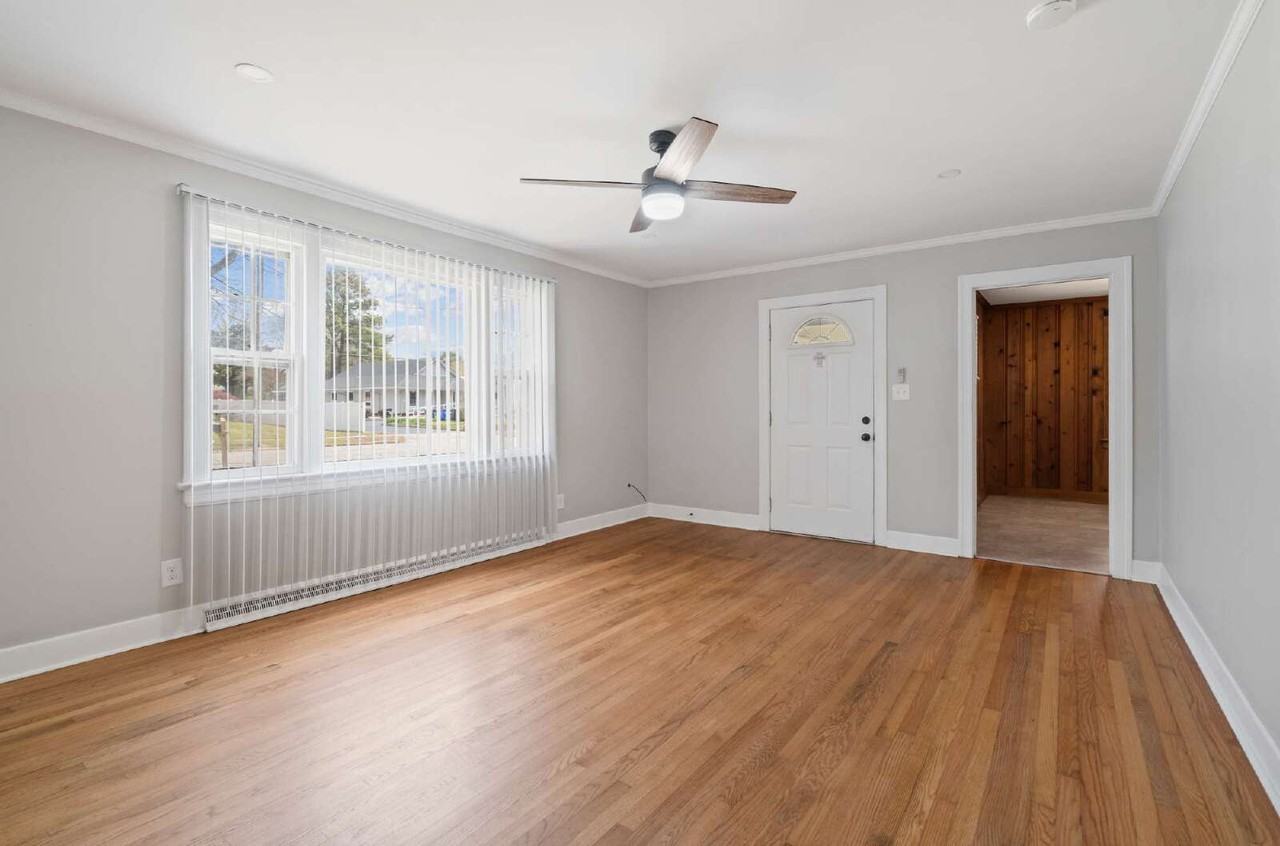 709 Broad St W - Photo 5 of 19