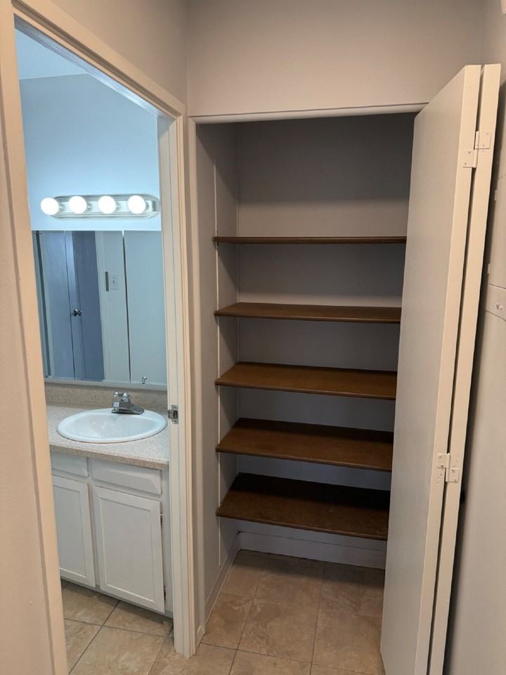 350 S Clinton St #6D - Photo 7 of 16