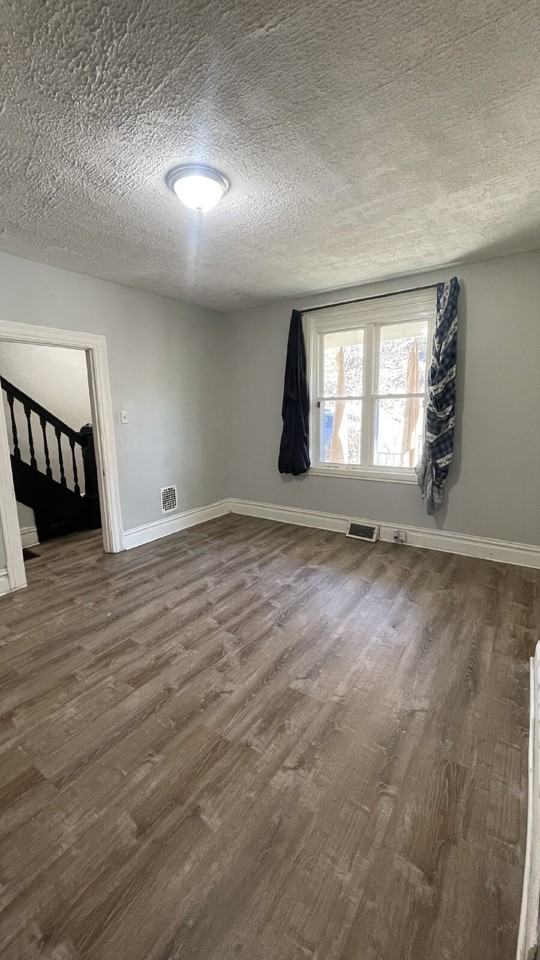 226 Lobinger Ave - Photo 6 of 36