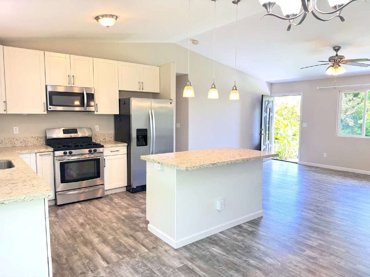 15-1698 7th Ave - Photo 4 of 14