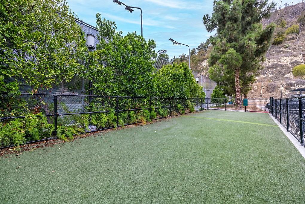 CentrePointe - Photo 5 of 28