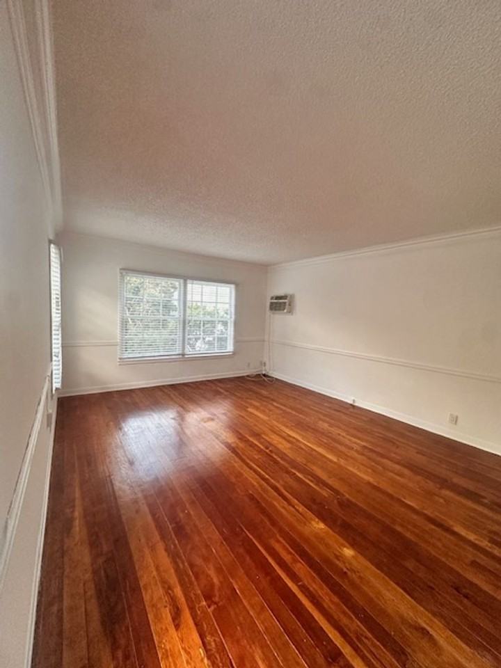 Havenhurst - Photo 3 of 20