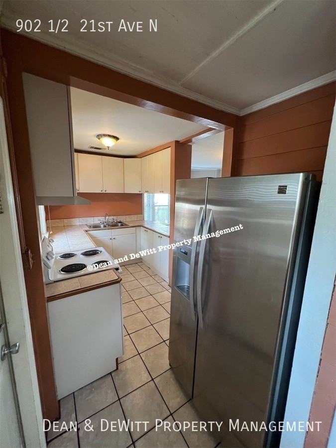 902 1/2 21st Ave N - Photo 6 of 17