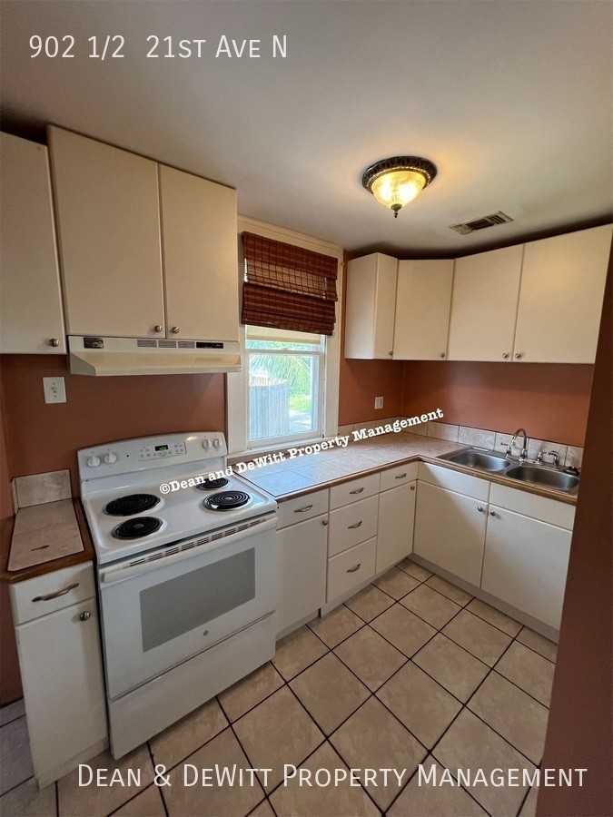 902 1/2 21st Ave N - Photo 7 of 17