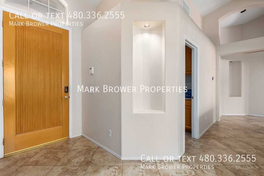 4326 E Melinda Ln - Photo 3 of 30