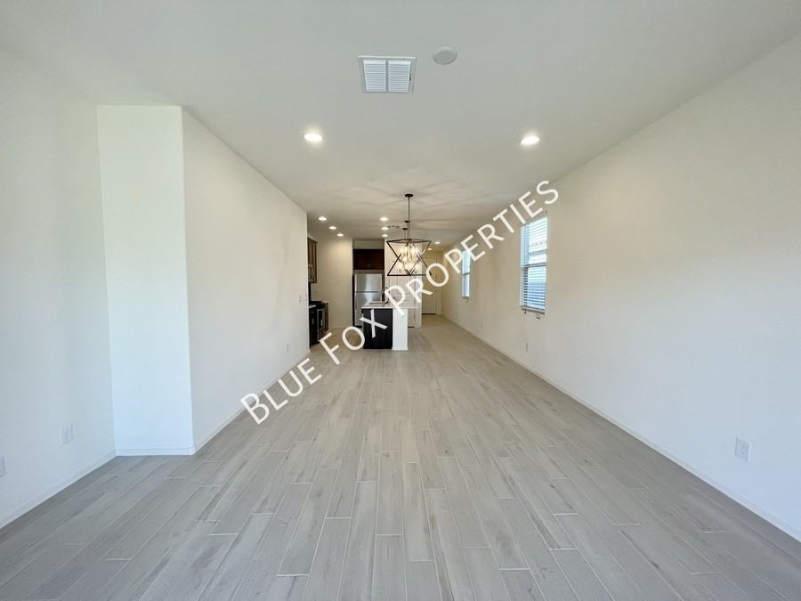 10692 W Dickerson Dr - Photo 3 of 33