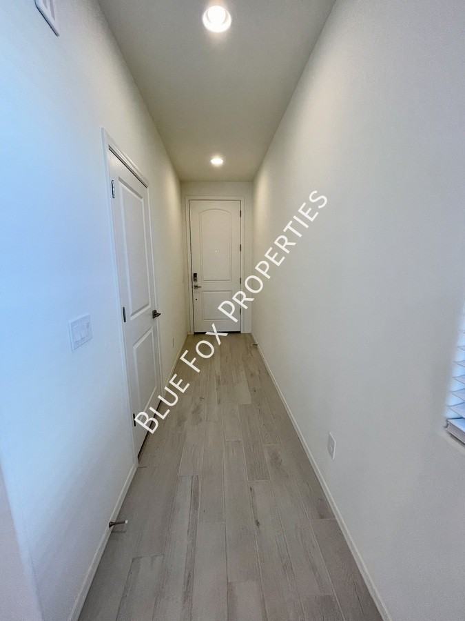 10692 W Dickerson Dr - Photo 6 of 33