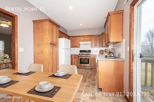 23504 W 73rd Ter - Photo 4 of 27