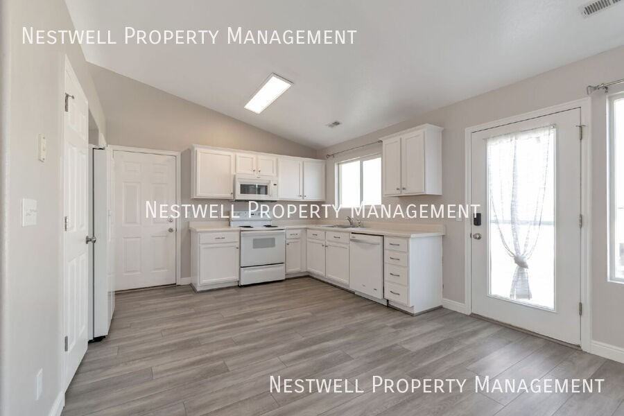 5674 W Prospero Ln - Photo 3 of 29