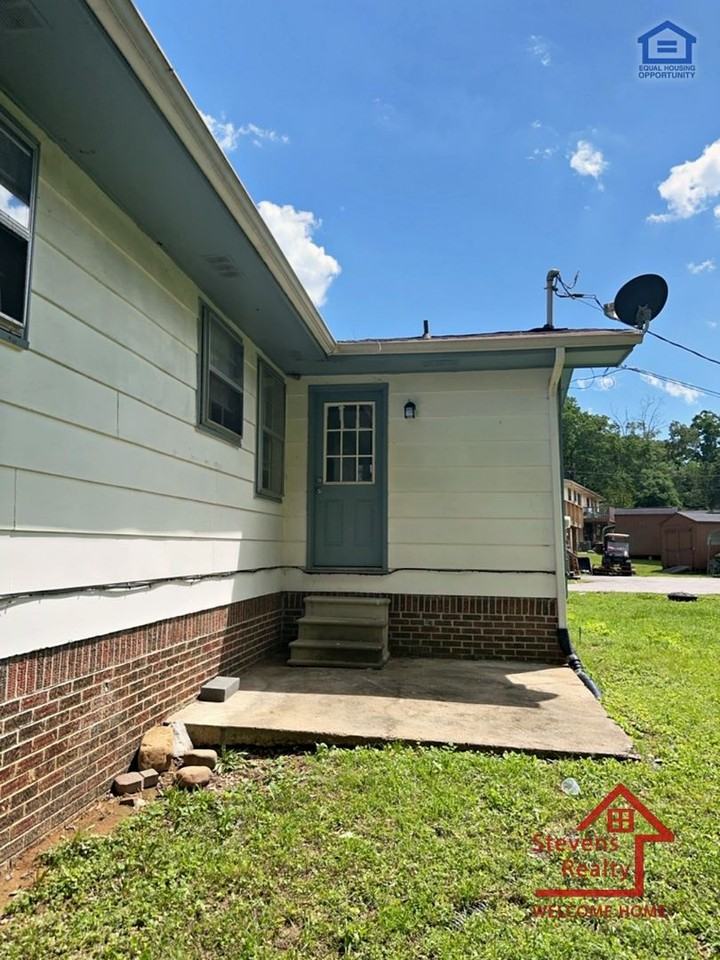 4705 Metro Park Ln #B - Photo 4 of 17