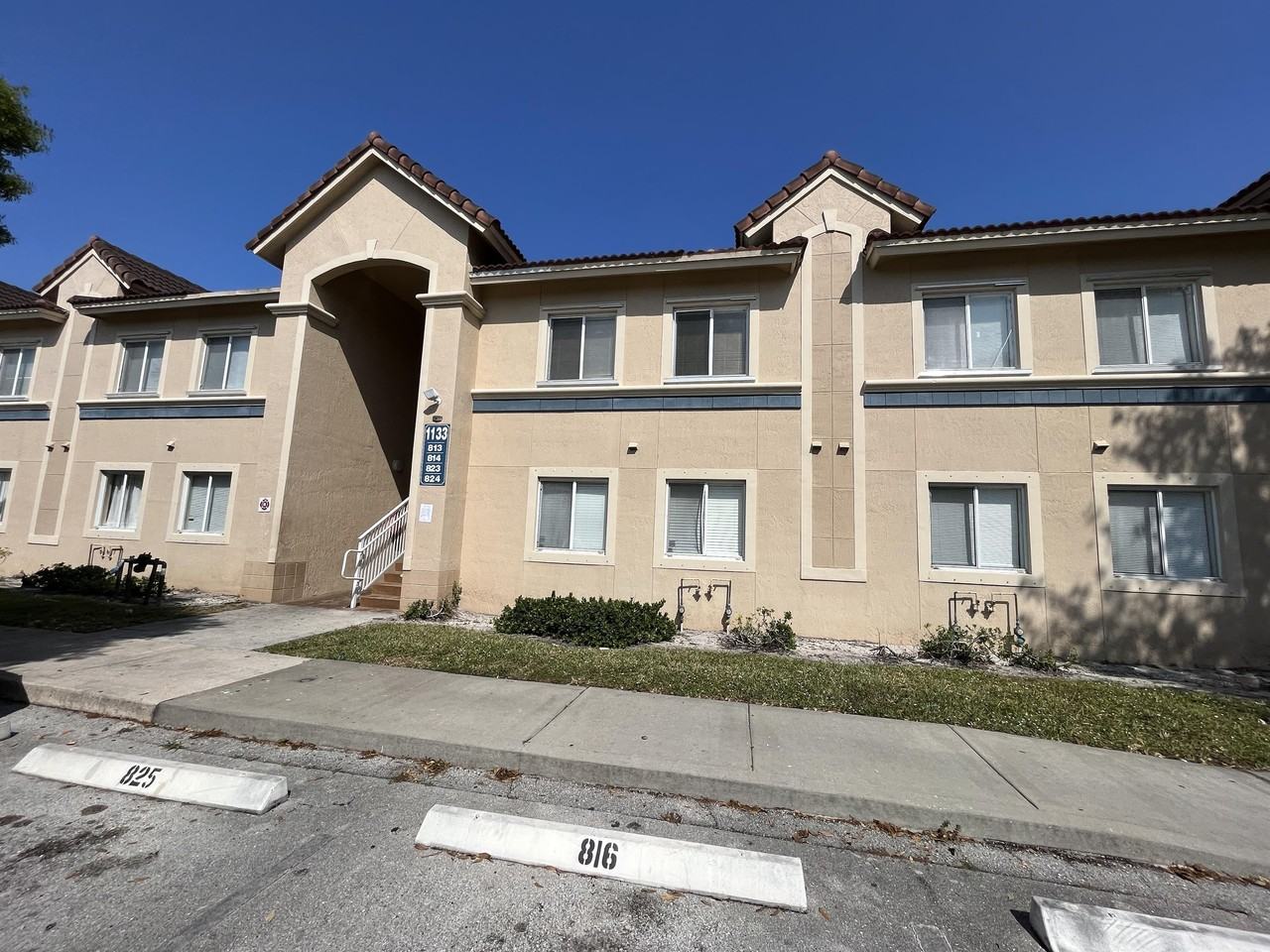 1133 Golden Lakes Blvd #567 - Photo 7 of 16