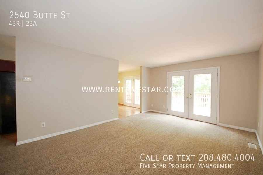 2540 Butte St - Photo 2 of 17