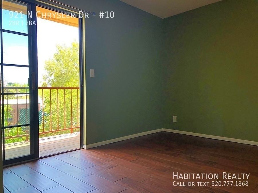 921 N Chrysler Dr #10 - Photo 4 of 12