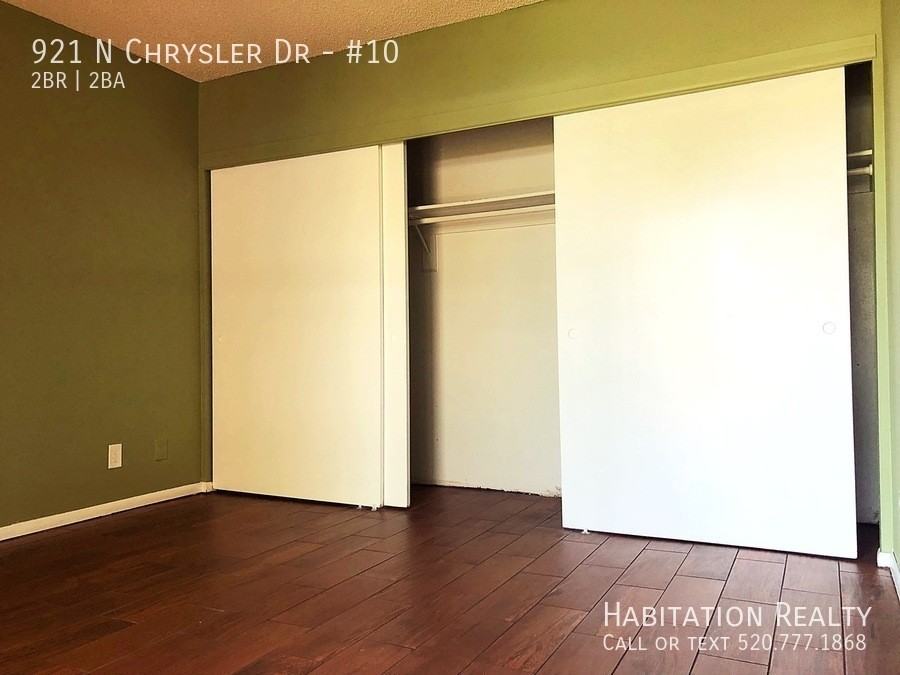 921 N Chrysler Dr #10 - Photo 6 of 12
