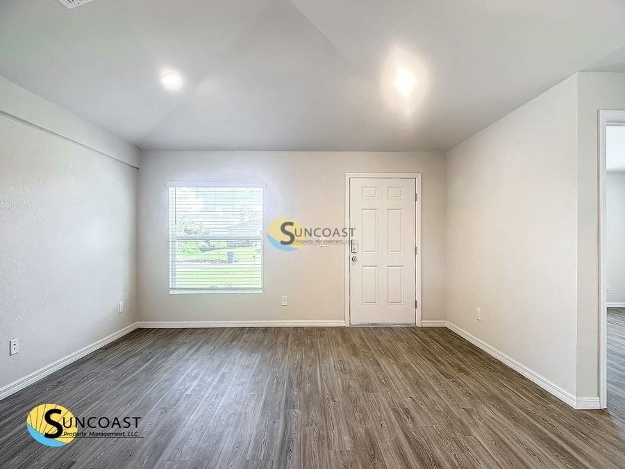 11395 Kimberly Ave - Photo 2 of 20